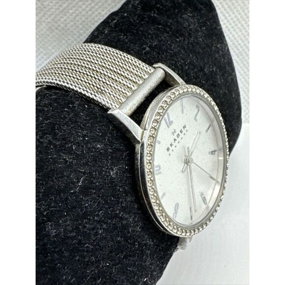 Skagen Denmark SKW2284 Women's Silver Stainless Steel Mesh Analog Watch AEA321 - Picture 3 of 11